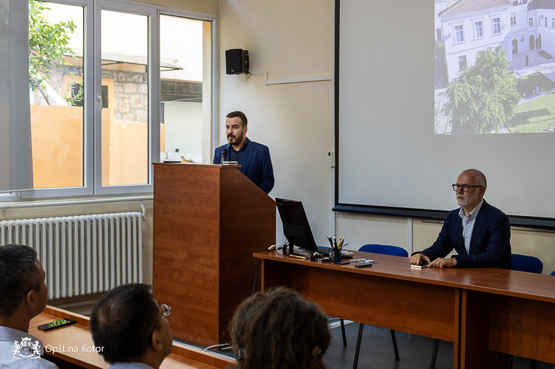 PREDSJEDNIK JOKIĆ NA PRIJEMU BRUCOŠA U KOTORU